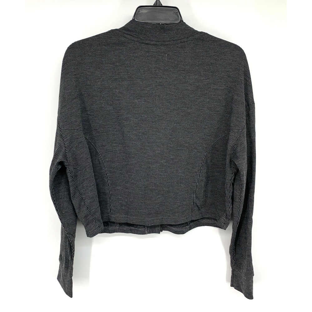Colsie Cardigan Cropped Gray Ribbed Button V Neck Lightweight - Picture 9 of 12